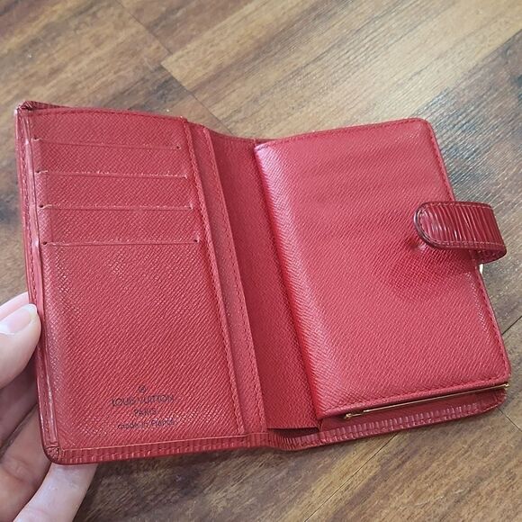 EUC Authentic LV Red Epi Bifold Wallet - Picture 8 of 15